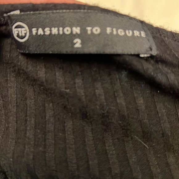 Fashion to Figure Black Ribbed Top with Silver Detail - Size 2 - Picture 6 of 6